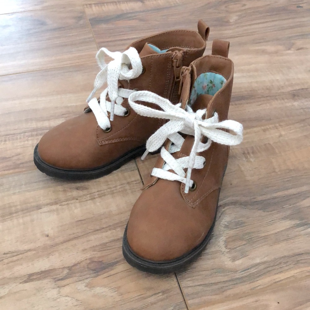 Girls combat boots